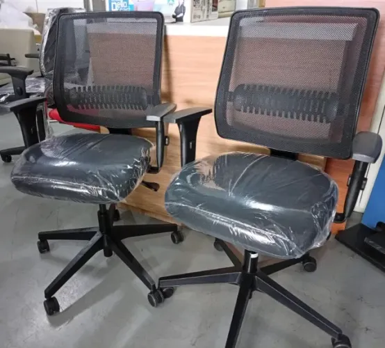 Cadeira Flexform Uni All Black para Escritório