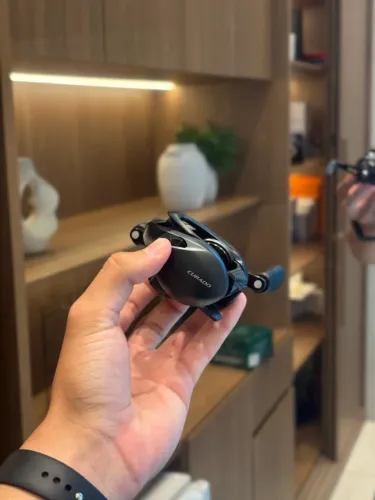 Carretilha Shimano Curado 70 XG - Direita