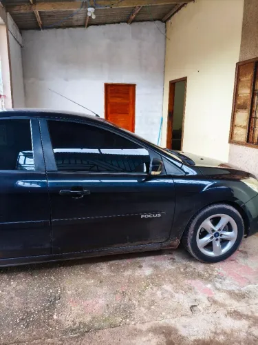 Vendo casa de alvenaria em excelente localização.