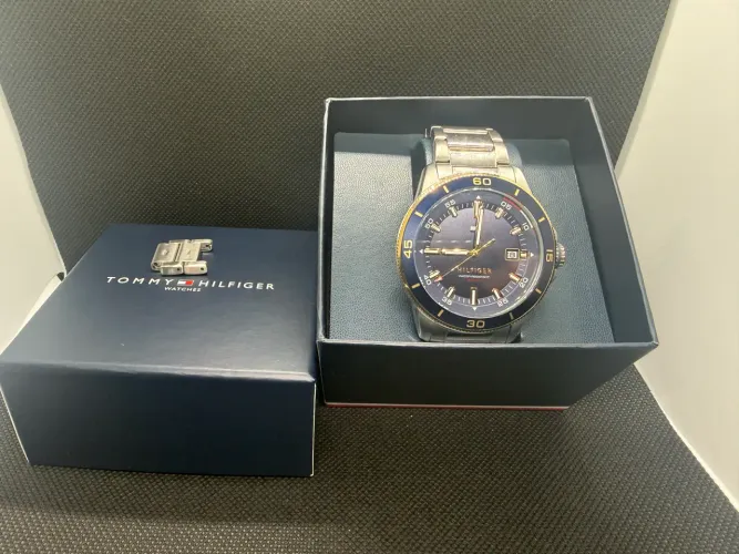 Relógio Tommy Hilfiger Remy Em Aço Prateado