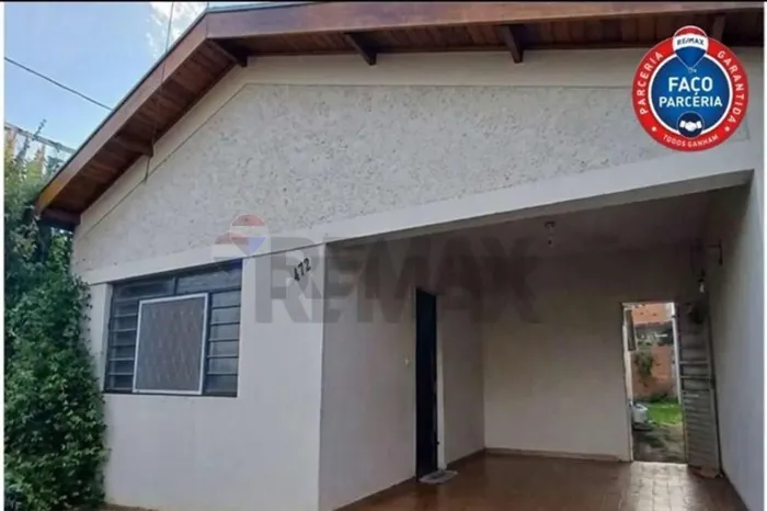 Casa de esquina a venda em terreno de 250 m² na Av. Sábato Ronsini Invista, valorize ou m