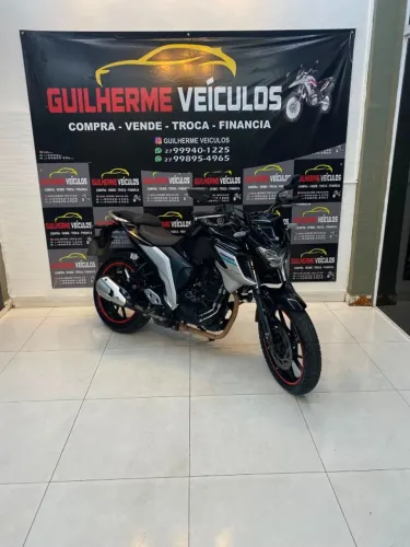 Yamaha FZ-25