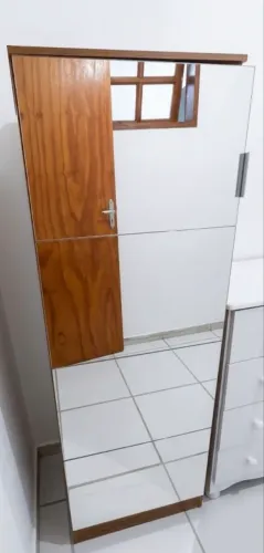 Sapateira 1 porta com espelho e prateleiras