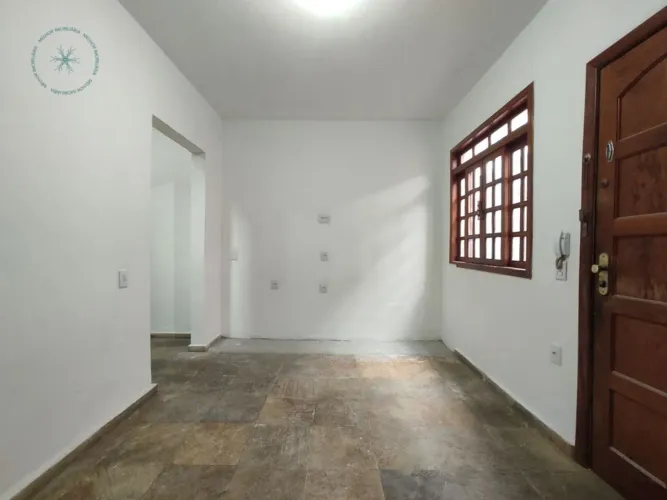 Casa em condomínio para alugar na Rua Ramalho Ortigão, Santa Branca.