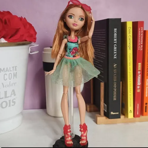 Boneca Ever After High Ashley Ella Mirror Beach