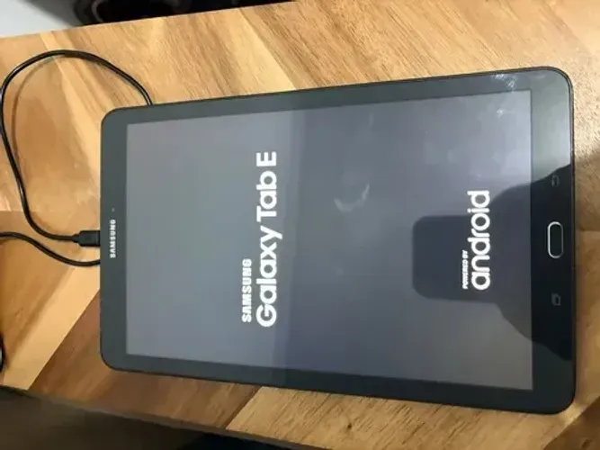 Tablet Samsung Galaxy Tab -E T560