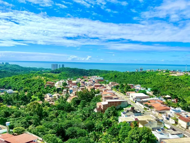 Edf. Race - Vista Mar - Nascente - 43 m² - 2 Quartos - Reformado - Lazer completo.
