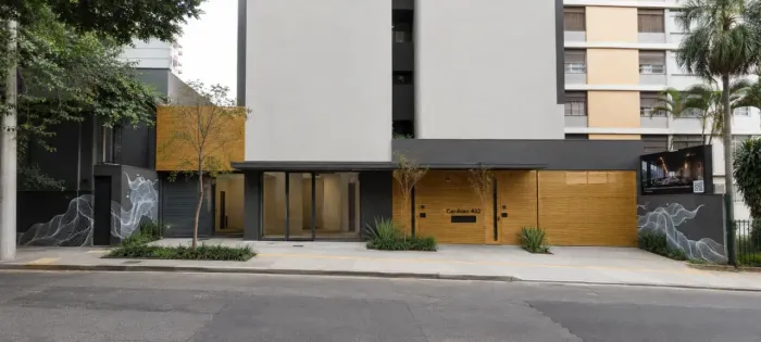 Loja na Rua Cardoso de Almeida, 432 270 m²