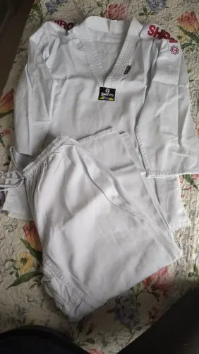 Dobok Shiroi Taekwondo