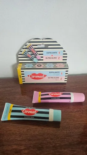 Carmed esfoliante e ultra gloss