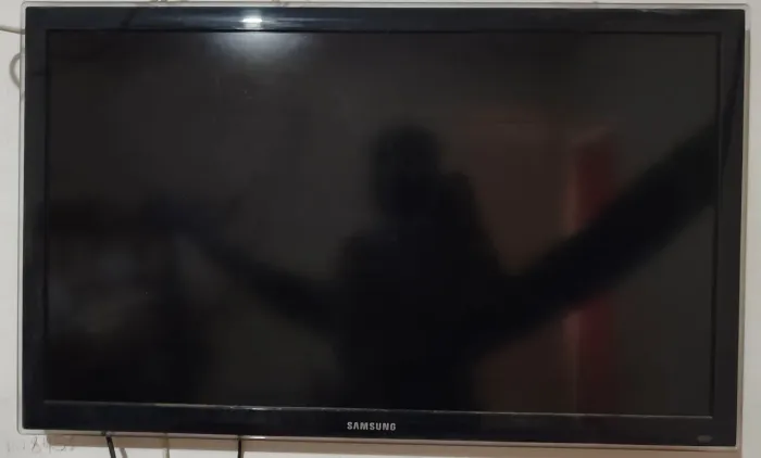 Televisão Samsung 32" com defeito