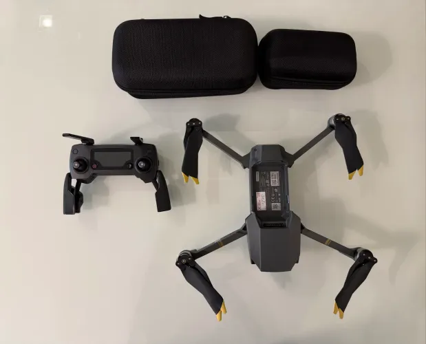 Drone DJI Mavic Pro + Controle, Carregador e Bolsa Original - Sem Bateria