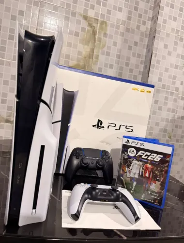 Ps5 Slim com Leitor de Disco 1Tb 2 controles e Fc26