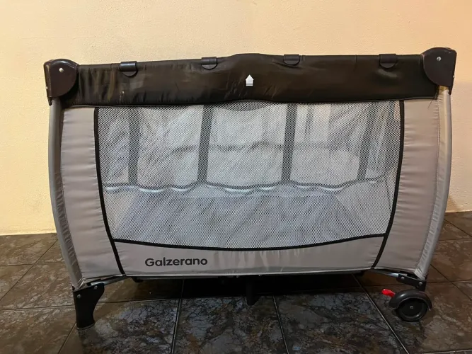 Vende-se cercado/berço para bebê 