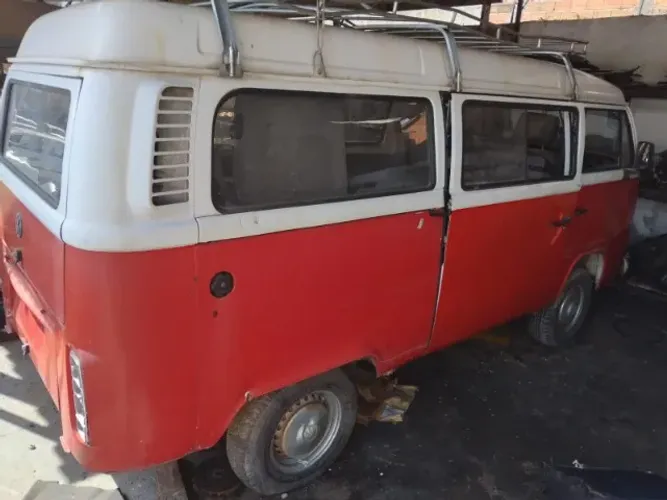 Sucata Kombi Retirarada de Peças
