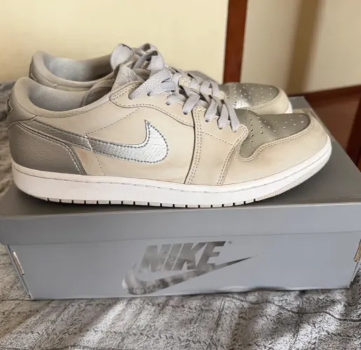 Air Jordan 1 Low OG Neutral Grey Metallic Silver White
