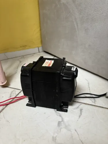 Auto transformador 127v p/ 220v