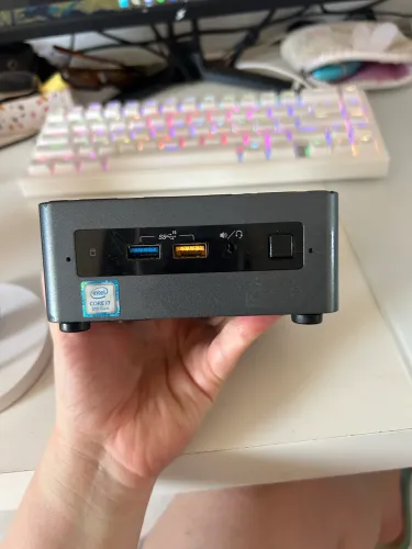 mini pc NUC8BEH