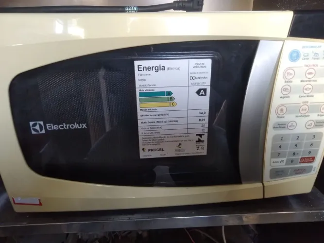 microondas Eletrolux 20 litros funcionando perfeitamente excelente aparelho com garantia