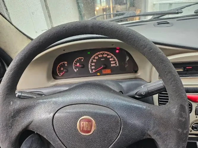 Fiat Strada 1.4 MPI Fire Flex 8V CS 2012