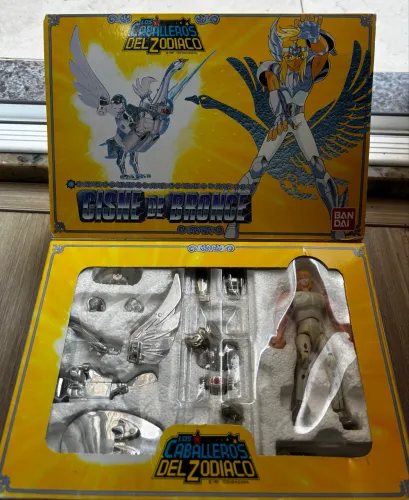 HYOGA DE CISNE - CAVALEIROS DO ZODÍACO - BANDAI
