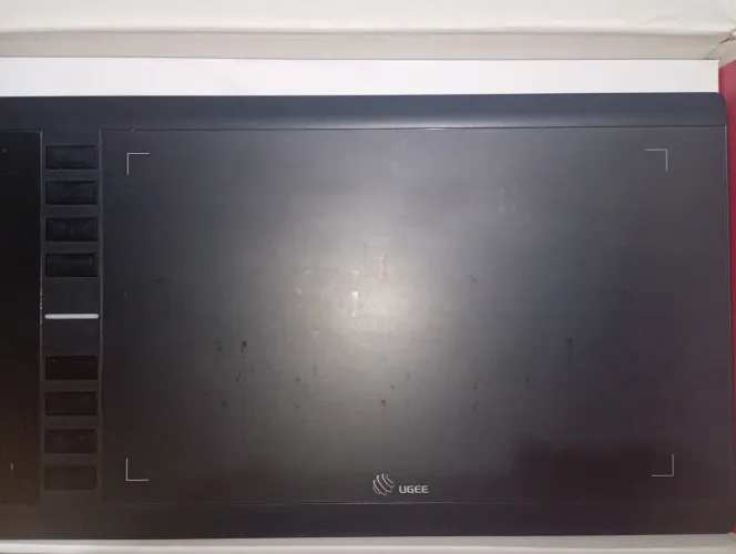 Mesa digitalizadora marca UGEE M708