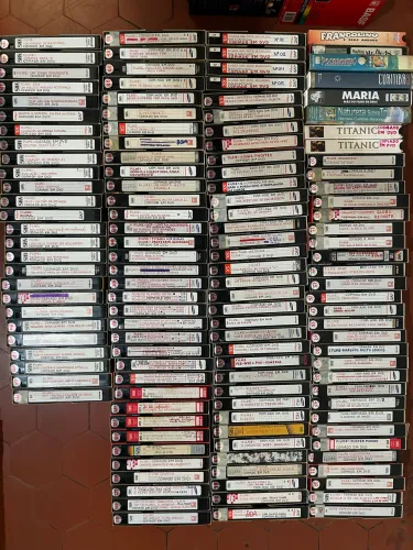 Fitas VHS filmes, desenhos, documentários e vídeos cassetadas, etc