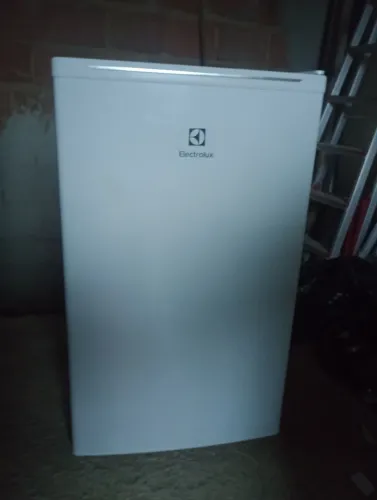 Vendo frigobar novo