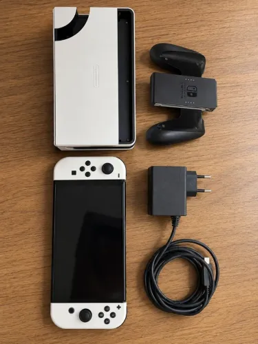 Nintendo Switch OLED Branco + Dock + Carregador + Grip | Excelente Estado