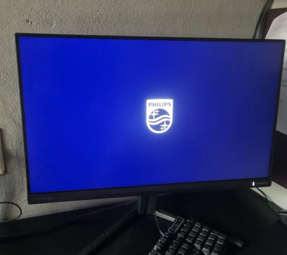 Monitor Gamer Philips EVNIA 27 _ 180hz/0.5ms/ ips
