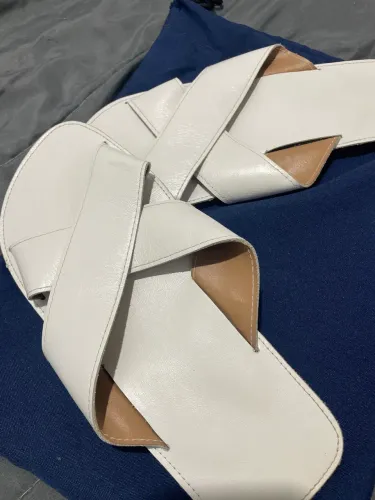 Sandália de couro legítimo 