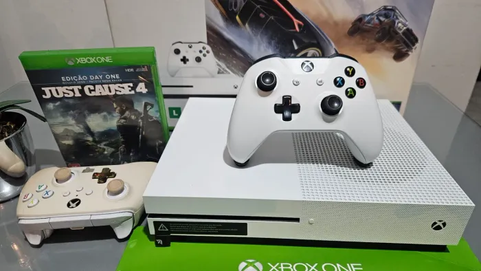 Xbox One S 500gb Impecável/ Troco/ Aceito Cartão/Entrego