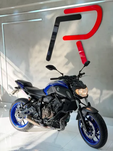YAMAHA MT-07 ANO 2025 KM 3.500 R$ 52.990,00