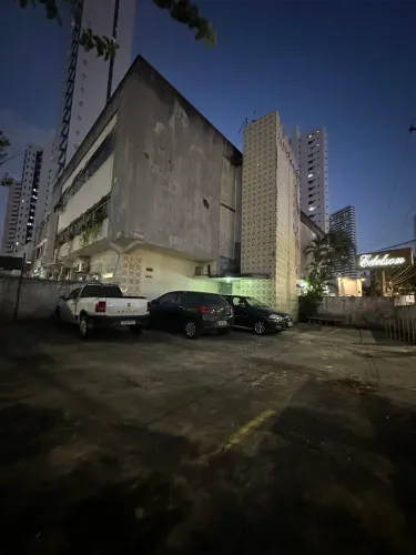 Alugo excelente apartamento no bairro da torre próximo à beira rio, 3 quartos