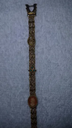 Pulseira de Ouro Estilo Vintage, com vários pingentes Década de 60. Joia de familia