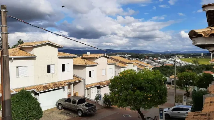 Sobrado Geminado à VENDA em Condomínio de Itupeva 3 Quartos 1 Suíte
