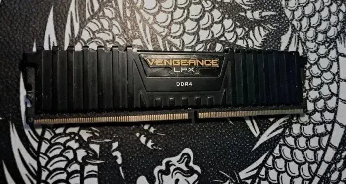 Memória RAM Corsair Vengeance LPX 8GB DDR4 2666MHz - Leia a descrição