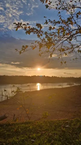 Vendo lote 1.300m² na barragem do Paranã (Pé na água)