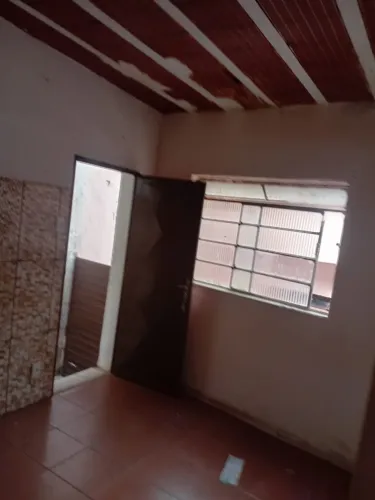 Alugo casinha Santa Efigênia