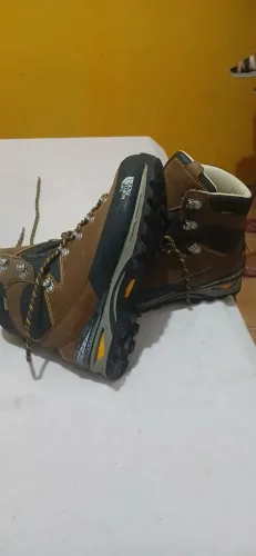 Vendo botas n°35 marca the north face nova comprada na França