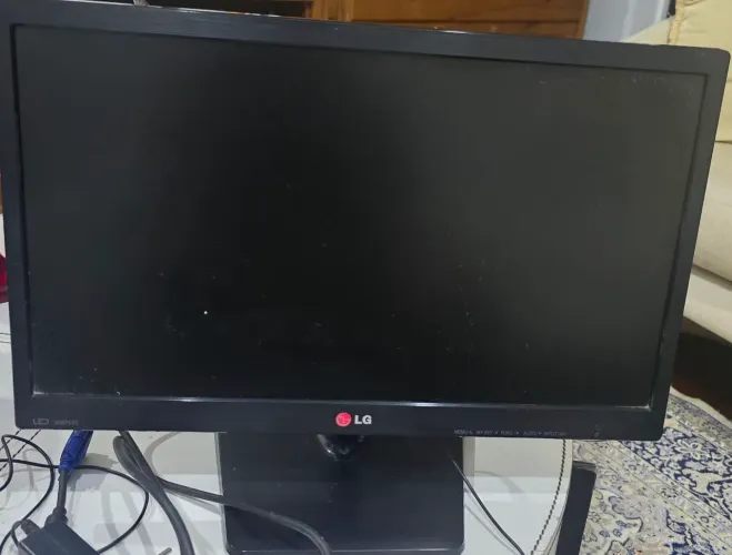 Vendo Monitor LG 19'5 polegagas modelo 20EN3388A