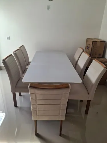 Conjunto Sala De Jantar Genova Tampo Vidro/MDF com 8 Cadeiras Genova