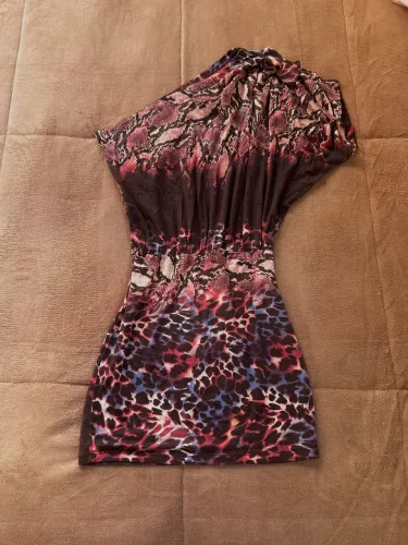 vestido curto animal print um ombro só único