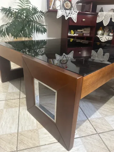 Mesa de vidro quadrada 