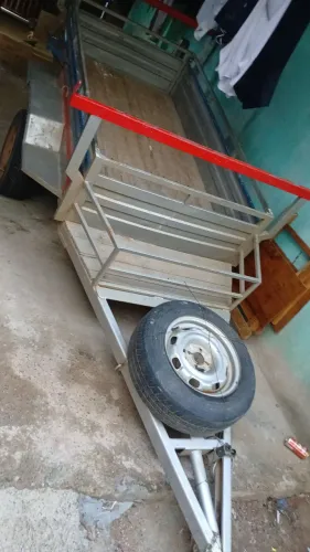 vendo carretinha em perfeito estado endereçados chamar no pv *