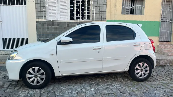 Toyota Etios 1.3 Flex 16V 5P Mec. 2014