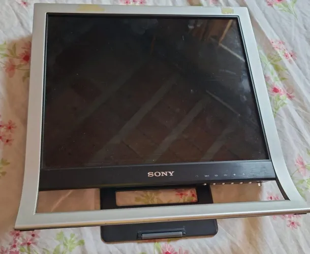 Monitor 17 polegadas p retirar peças