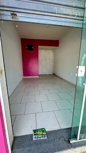 LOJA COMERCIAL A VENDA NA XV DE NOVEMBRO EM ARARUAMA-RJ.