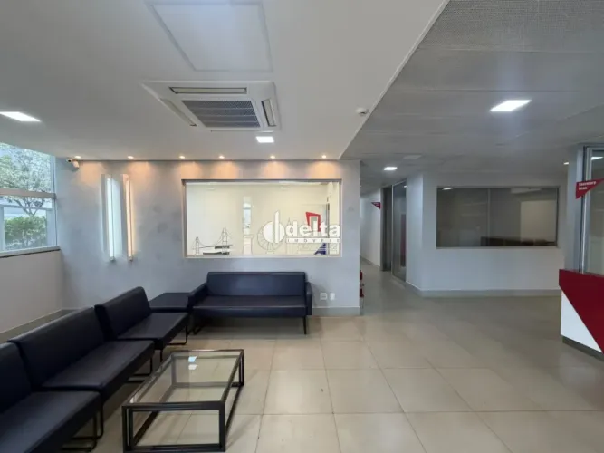 Prédio disponível para locação no bairro Granja Marileusa em Uberlândia-MG
