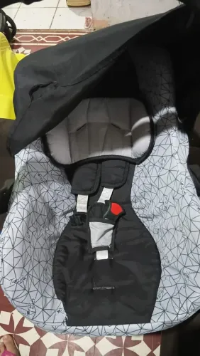 Vende-se bebê conforto em bom estado